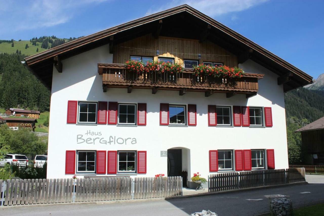 Ferienwohnungen Haus Bergflora Бах Екстериор снимка